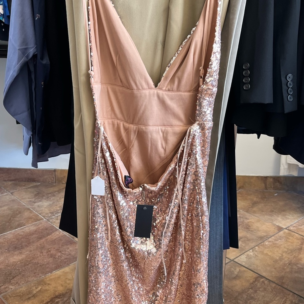 Hot Miami Styles Glittering Gold Backless Dress - Picture 5 of 7